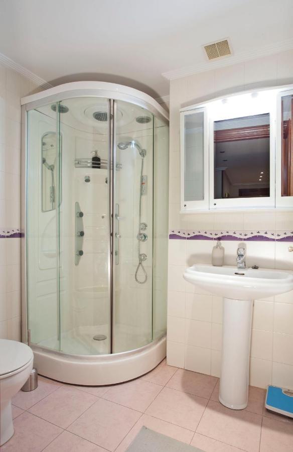 Apartamento De La Casona De Riomera オビエド エクステリア 写真